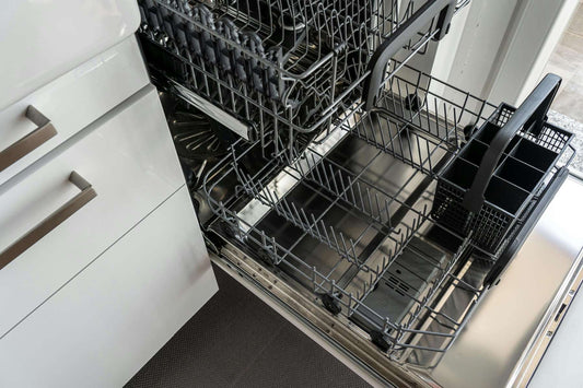 Cleaning a dishwasher with vinegar